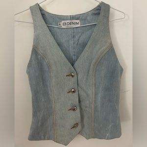 Jean sleeveless blazer